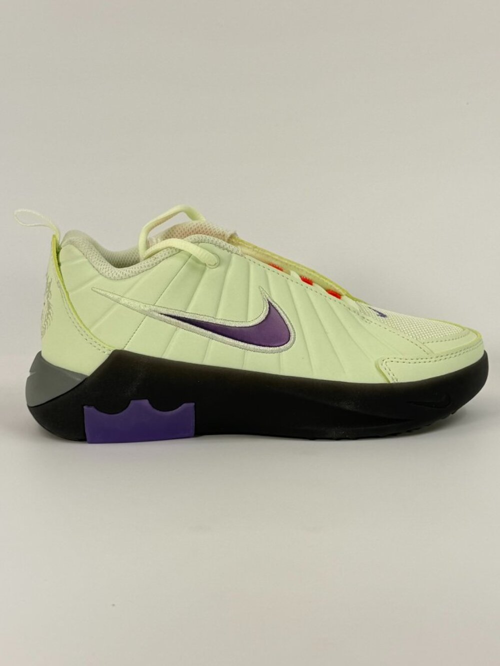 Nike Lebron Witness 9 PS 'Volt Tint Black' HV2271-701 size 2 Y